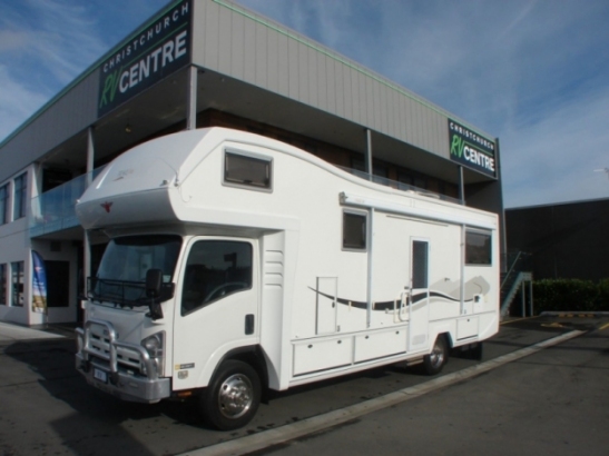 Isuzu NQ / Traillite Coromandel Landmark 